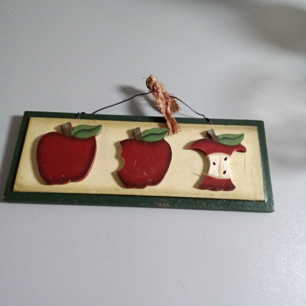 Rustic Wooden Apple Wall Plaque Country Kitchen Decor 3D Fruit Sign 8.5 Inch